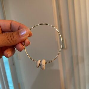 Hammered Gold-filled Puka Shell Bangle